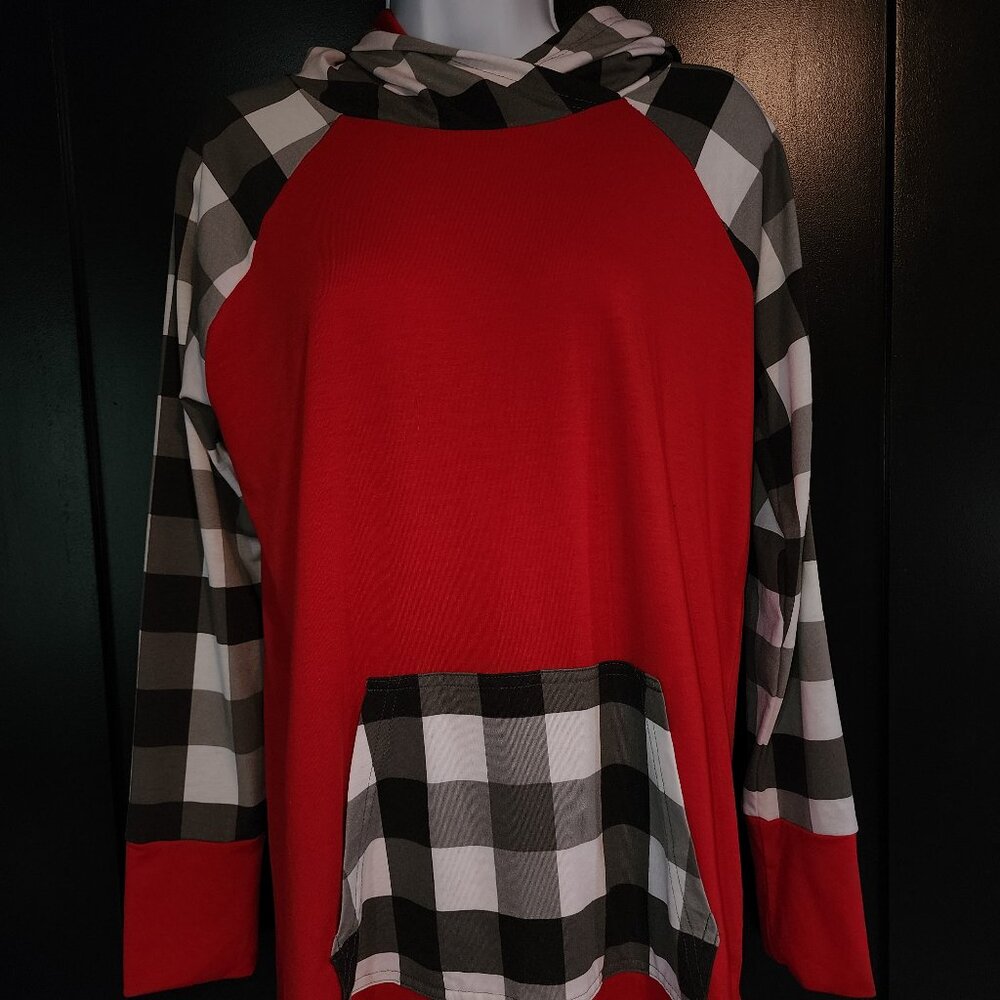 Lularoe Red, White & Black Buffalo Plaid Amber Hoodie Sz M